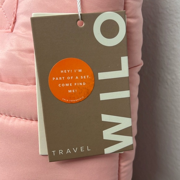 Wilo The Label | Front Pocket Travel Tote Bag w/ Matching Pouch & Bag Charm - Picture 5 of 13